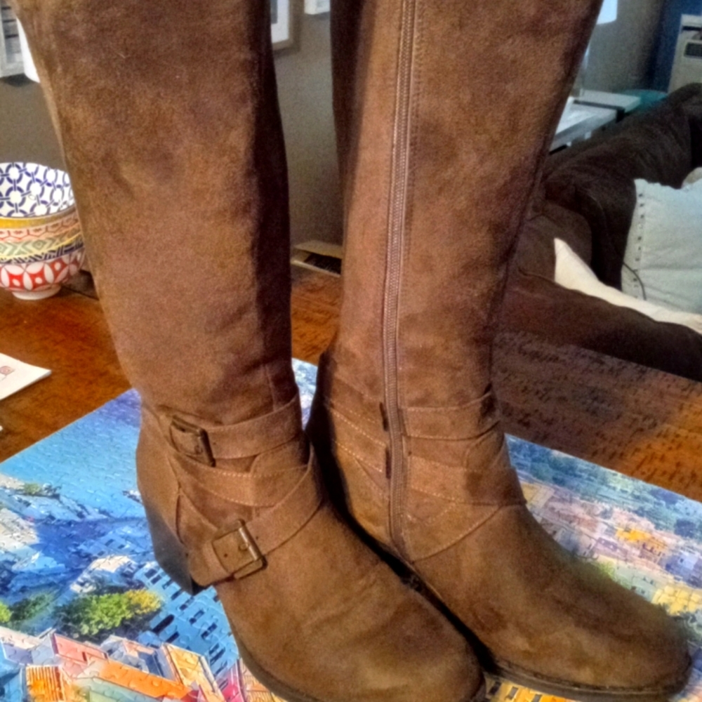 Tall Brown Sueded Boots. Size 8